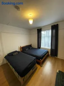 Comfort Triple Room near Airport - 2 - Image 2