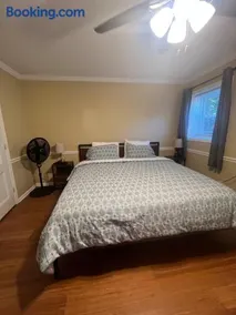 4-bedroom Duplex with AC and WiFi in Dalton GA - Image 2