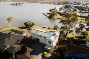 27 Rebecca Street, Wellington Marina - Image 1