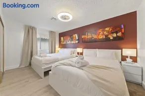 Summerlin Pool Stay | Hot Tub & Games Nights | Close to Attractions - Image 1
