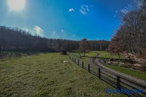 Couples Retreat - The HayLoft- Rustic Escape For 2 - Image 2