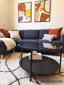 Modern Cozy Apartment, Fully Air-Conditioned, 6 Min to Airport, 10 min to beach - Image 2