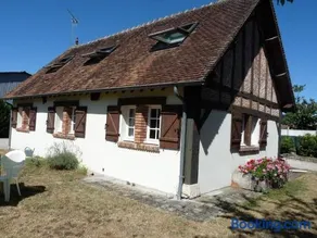 Maison accueillante à Salbris avec jardin clos et terrasse. - Image 1