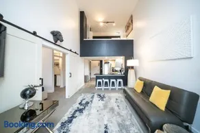 Modern Downtown Top Floor Penthouse With Bay Views - Image 1