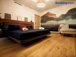 Prestige Villa - Swimming pool - View - Elevator - Image 2