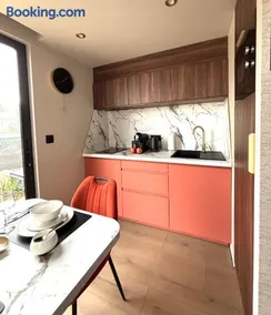 Le Nid Essentiel - Bungalow climatisé avec terrasse & parking - Image 2