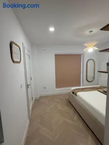 Double Ensuite Room, Bray - Image 2