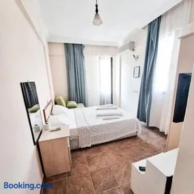 Golden Beach Hotel - Image 2