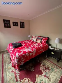 Blackbird Cottage Tiny Home - Image 3