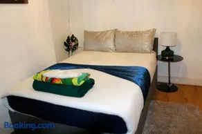 cozy rooms or entire Townhouse in London, close to Tottenham Hotspur Stadium - Image 4