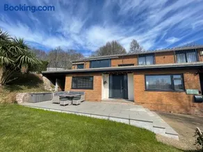 River Retreat Apartment Exeter - River Views & Parking - Image 2