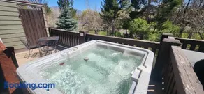 Mountain Chalet Near Snowbasin, 2BR - Image 2