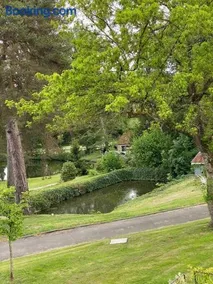 Le cottage des Vaux avec cheminée, sauna et jacuzzi dans un parc arboré - Image 1