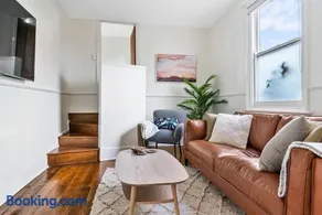 Hobart Heritage Home - Close to CBD & Airport - Image 3