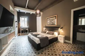 Palazzo Paladini - Luxury Suites in the Heart of the Old Town - Image 3