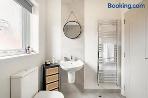 Double Room in Luxury High Trees Development - Image 3