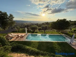 PODERE TORRICELLE 69B INDEPENDENT COUNTRY COTTAGE for max 4, pool, jacuzzi, bbq, 2 bedrooms and 1 bath, 2nd bath by pool-Upon request for extra cost, a room in main villa with private bathroom, kitchen ,bbq, see PODERE TORRICELLE 69B FULL SERVICED ROOM - Image 2