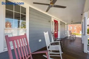 Modest Junxtion - Lovingly Restored Home in Historic Cape Charles! - Image 3