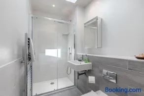 20 Woolacombe East - Luxury Apartment at Byron Woolacombe, only 4 minute walk to Woolacombe Beach! - Image 5
