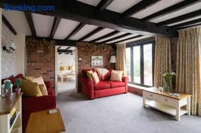 Hill House Farm Cottages - Image 2