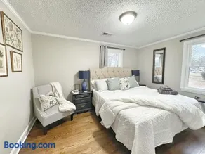 Stylish 2BR in Decatur - Big Deck - Pets OK - Fire Pit - Image 3