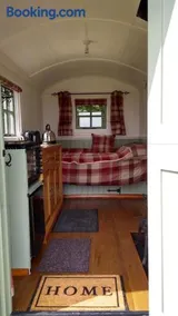 Shepherd's Lodge - Shepherd's Hut with Devon Views for up to Two People and One Smaller Dog - Image 5