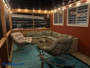 Charming Modern Cottage w Waterfront & Firepit - Image 3