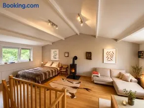 Charming house in the woods with private wellness - Image 3