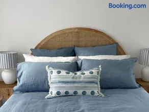 Seaview Treehouse - three minute walk to the beach - Image 4