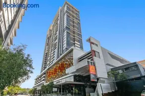 2Bedroom Exec Apt near Suncorp Free Carpark - Image 1