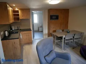 Appartement entier dans cour intérieure - Image 1