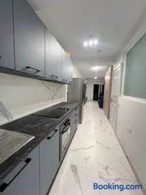 Dylan Deluxe Homes - Bahar Stays - Image 2