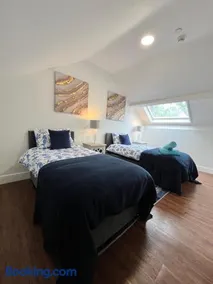 3 Bedroom Cardiff Bay Apartment - Image 4