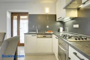House Batelani - Image 5