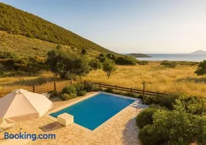 Seaside Aqua Bliss & Serenity with Private Pool - Image 1