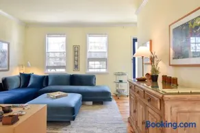 NEW AC 1 Bedroom w Private Deck & Patio - Image 4