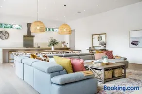 Trelawney Beach House - opposite Blairgowrie beach - Image 4