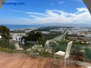 Skyline & Sea Getaway Villa Apartment - Image 2