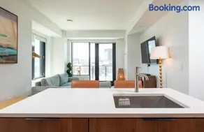 Lux 2BR w Gym Pool sleep 6 in Assembly Square - Image 4