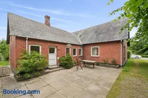 The Coziest Farm Holiday In The Countryside - Image 1
