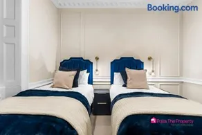 Experience Elegance in Central Bath - Image 3