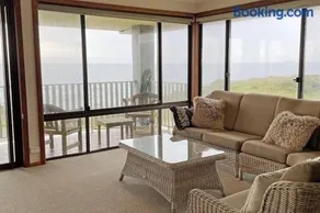 Augusta Beachfront - Watch the whales go by - Image 3