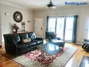 Beautiful North Decatur Townhouse - Image 2