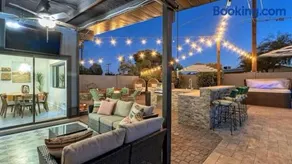 Mid Century Modern Retreat in Old Town Scottsdale - Image 1