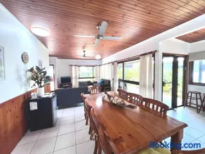 Bluefin House beachfront access - Image 4