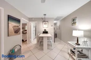 Beach Apart by Dream Vacation unit 3 - Image 4