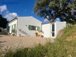 La Liara A house nestled between vineyards and a stream - Image 1