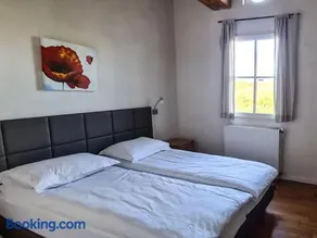 Luxury villa near the cute towns of Sarlat and Rocamadour - Image 3