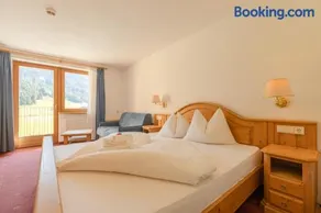 Hotel Tyrol - Image 3