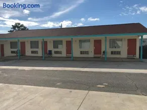 Budget Inn - Image 4
